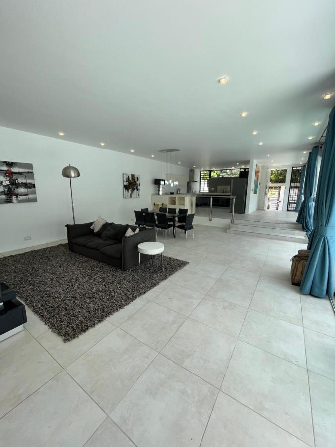 Villa Moderne A Trou Aux Biches Exteriör bild