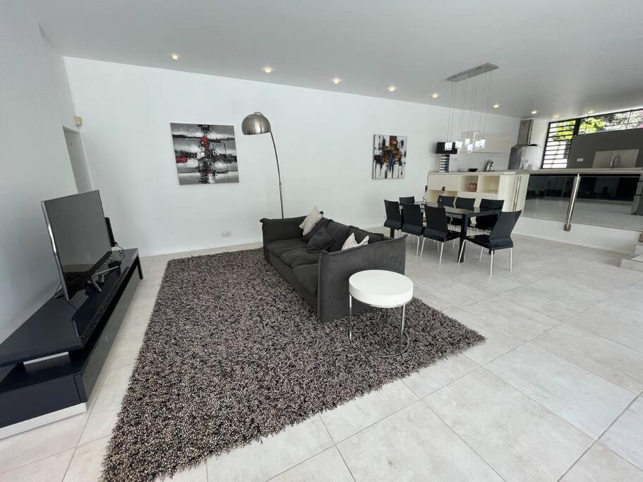 Villa Moderne A Trou Aux Biches Exteriör bild